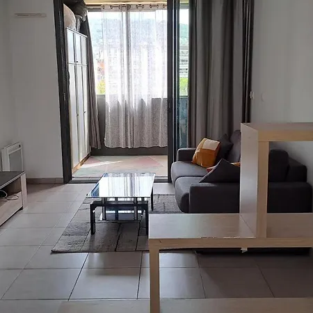 Studio 35 M ,Proche De La Plage Et Centre Ville