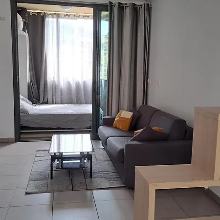 Studio 35 M ,Proche De La Plage Et Centre Ville
