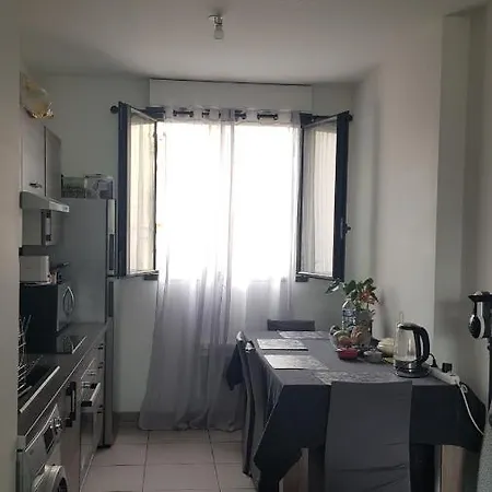 Studio 35 M ,Proche De La Plage Et Centre Ville * 尼斯